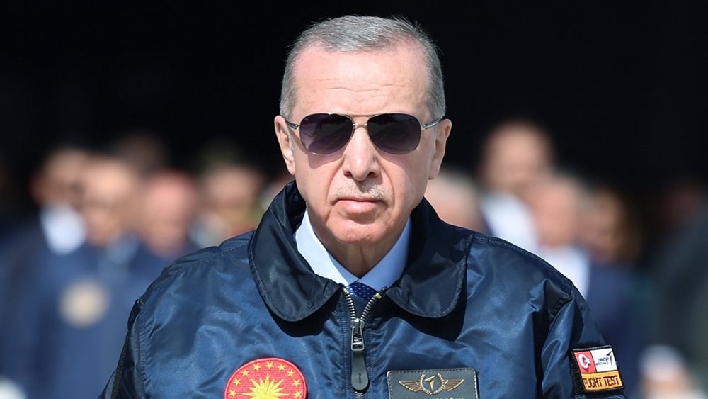 Τουρκία: Ο TopGun Ερντογάν, το μαχητικό χωρίς κινητήρα και οι απειλές προς &quot;την άλλη πλευρά των υδάτων&quot;