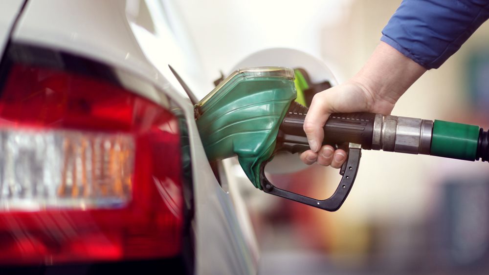 Γιατί αυξήθηκε κατά 34,8% η κατανάλωση super αμόλυβδης