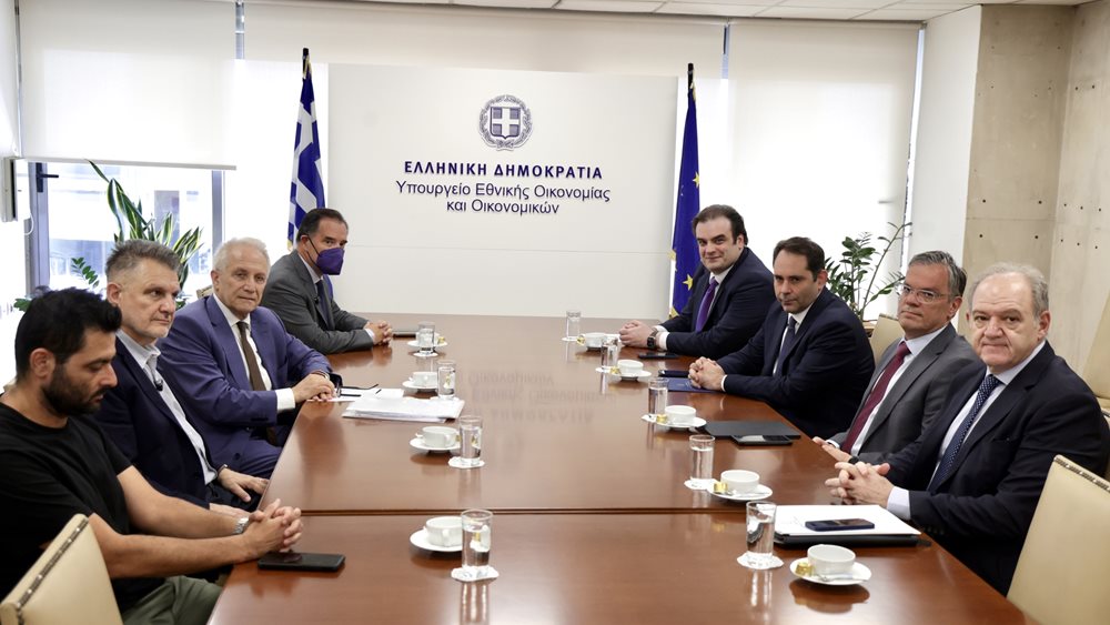 Κ. Πιερρακάκης - Αδ. Γεωργιάδης: Ενίσχυση ΕΟΠΥΥ με 42 εκατ. ευρώ και κατάργηση επιβαρύνσεων για φαρμακεία