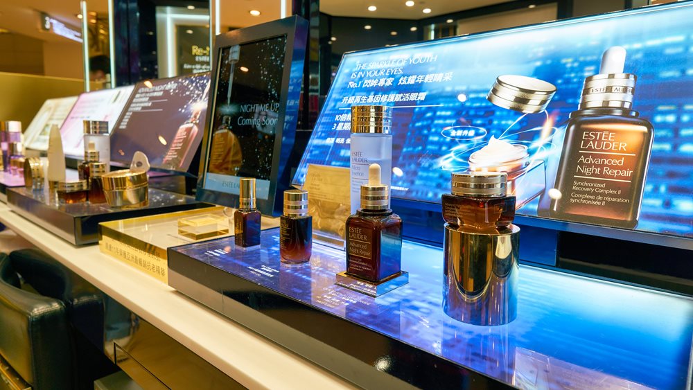 Estee Lauder: Αύξηση πωλήσεων κατά το γ&#39; τρίμηνο και αναβάθμιση του outlook