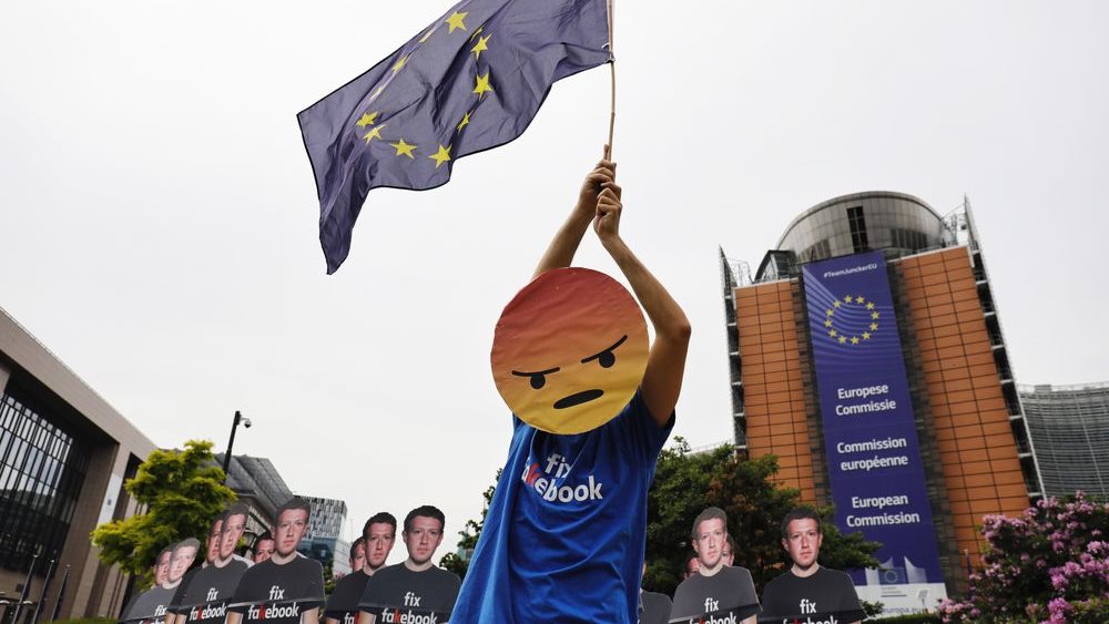 Facebook: Το επιχειρηματικό μοντέλο που μισεί η ΕΕ