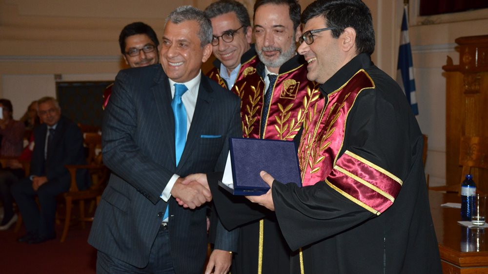 Το Οικονομικό Πανεπιστήμιο βράβευσε τον κ.Βύρωνα Νικολαΐδη, πρόεδρο της PeopleCert