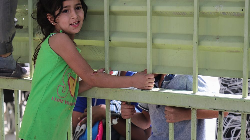 Μήδεια: Μεταφορά προσφύγων που διαμένουν σε σκηνές του Ελαιώνα