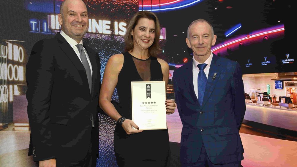 STIRIXIS Group: Διεθνής βράβευση στο Λονδίνο από τα International Property Awards 2025 για τα έργα στα Village Cinemas και στο Saint-Paul De La Salle.