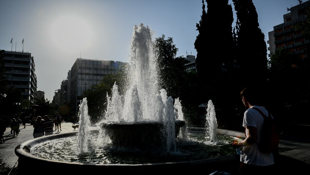 Έκτακτα μέτρα από την Τρίτη στον δήμο Αθηναίων λόγω υψηλών θερμοκρασιών