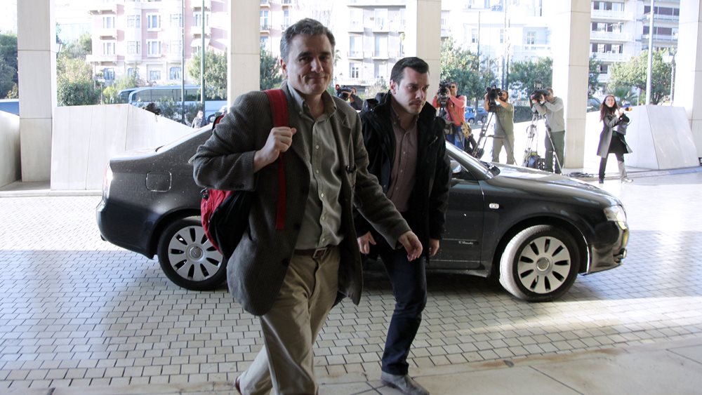 Σχεδόν "λευκός καπνός" από τη διαπραγμάτευση, "αγκάθι" το αφορολόγητο
