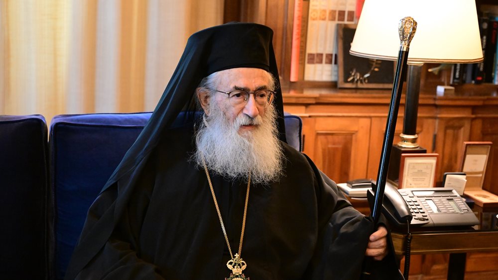 Έκρυθμη η κατάσταση στη Μονή Σινά: &quot;Απειλείται η ζωή μου&quot; λέει ο Αρχιεπίσκοπος Δαμιανός και καλεί την Αθήνα να παρέμβει