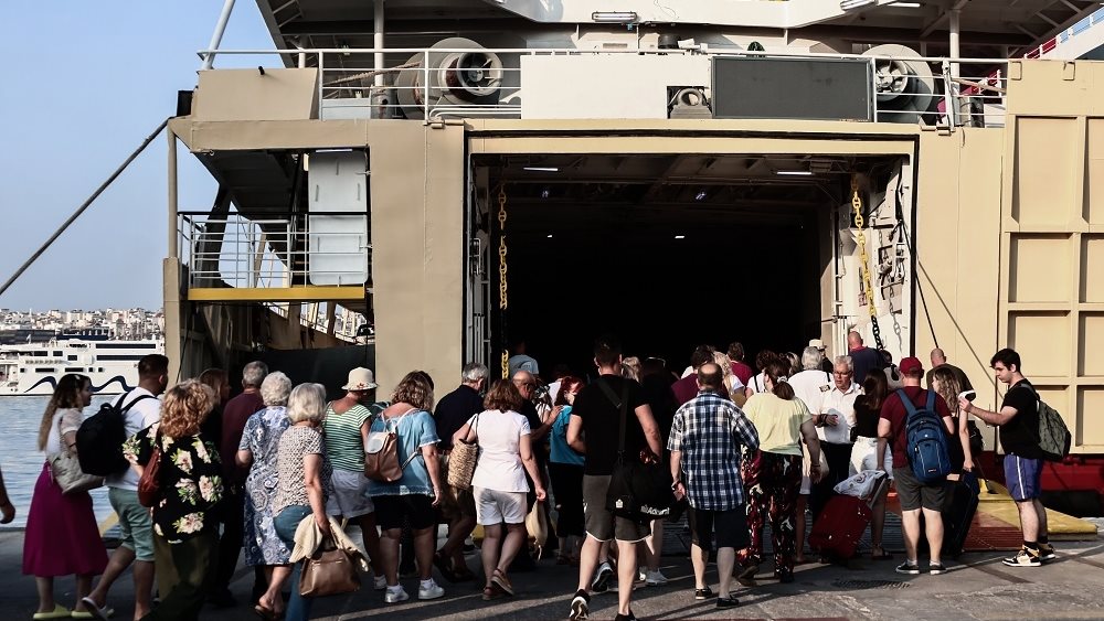 Γιατί δεν υποχωρούν οι τιμές των ακτοπλοϊκών εισιτηρίων - Αναλυτικά παραδείγματα