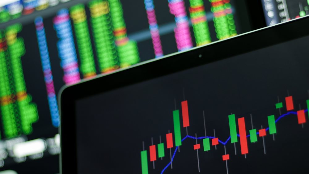 Ανοδικό momentum χτίζουν οι ευρωαγορές με την προσοχή στα επιτόκια της Fed