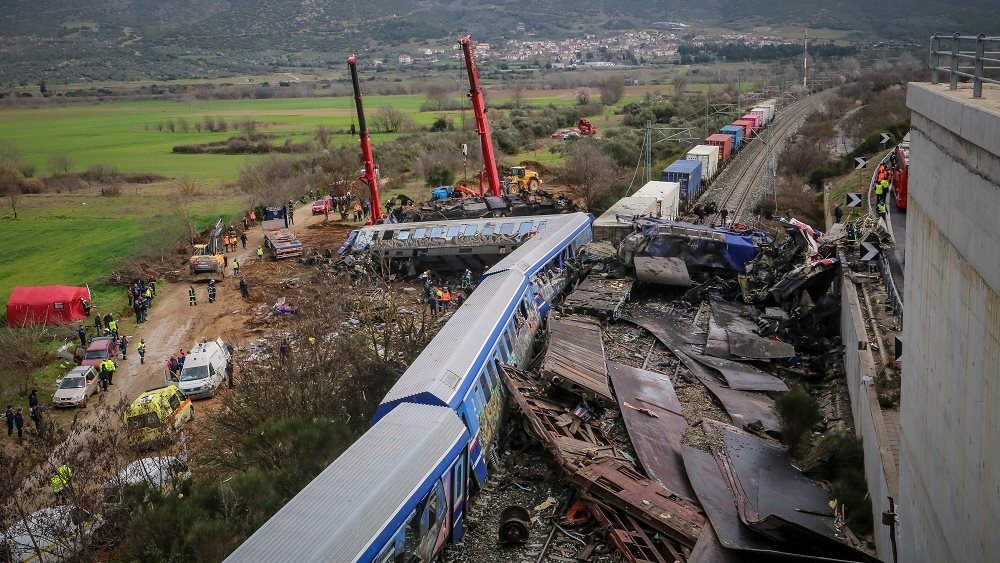 Τραγωδία με 36 νεκρούς από σύγκρουση δύο τρένων στα Τέμπη - Τριήμερο εθνικό πένθος