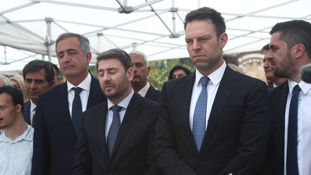 Σε σημείο "βρασμού" ΣΥΡΙΖΑ και ΠΑΣΟΚ για την επόμενη ημέρα- Στη "μέση" η Νέα Αριστερά