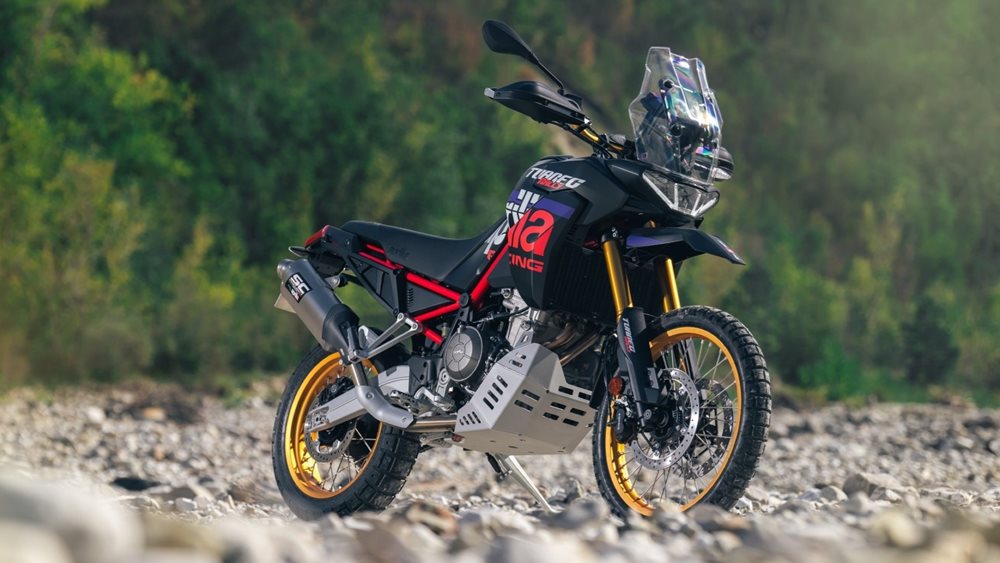 Πόσο κοστίζουν στην Ελλάδα οι νέες Aprilia Touareg Rally και Moto Guzzi Stelvio Duecento Tributo