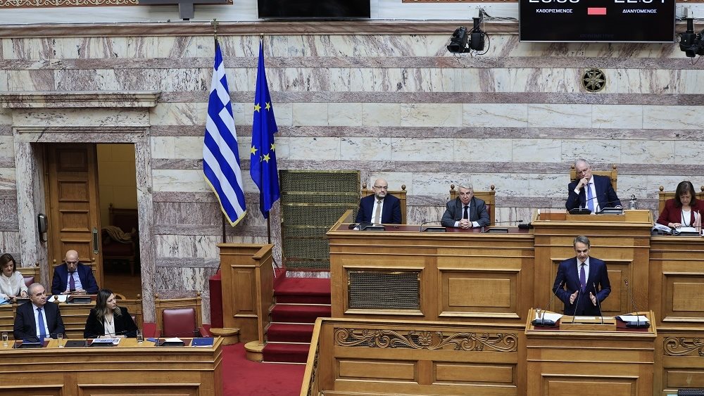 Δείτε live τη συζήτηση στη Βουλή για τη στεγαστική κρίση