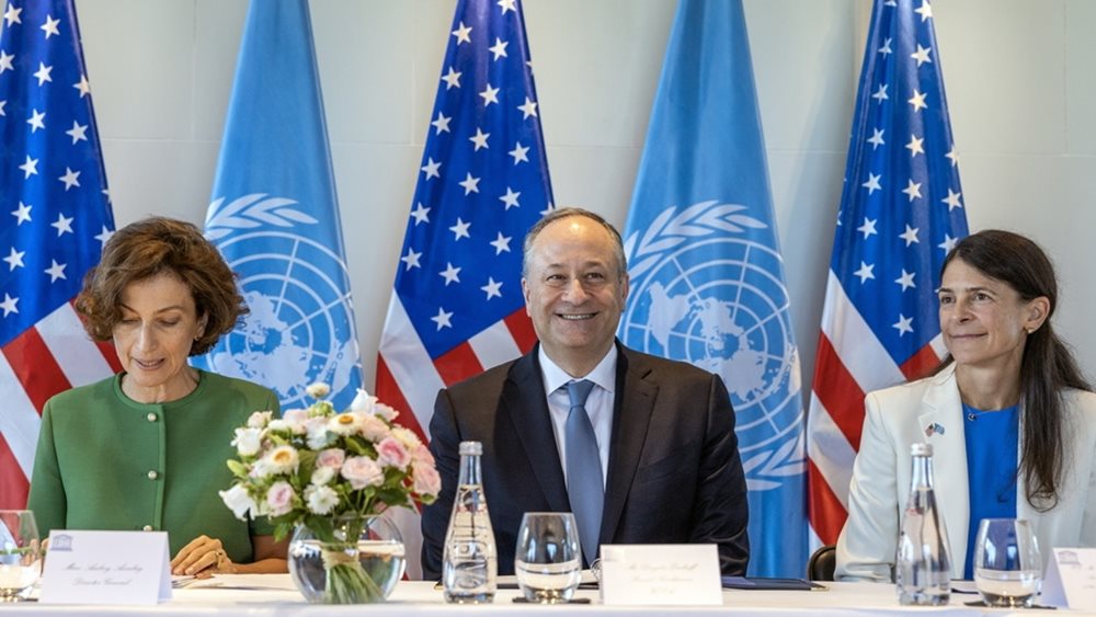 Δωρεά του συζύγου της Κάμαλα Χάρις στην UNESCO για τη μάχη κατά του αντισημιτισμού
