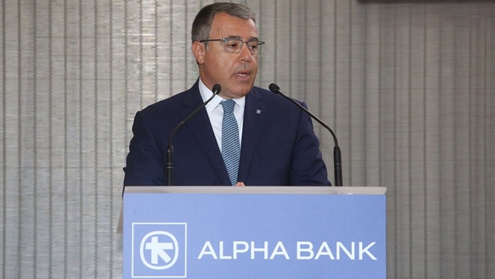 Alpha Bank: Επιστροφή σε μέρισμα το 2024 – Πώς προχωρά το deal με UniCredit