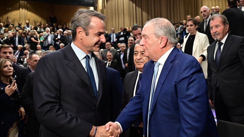 Απών o Αντ. Σαμαράς από την παρουσίαση του βιβλίου Ευρ. Στυλιανίδη - Χειραψία Κ. Μητσοτάκη-Κ. Καραμανλή