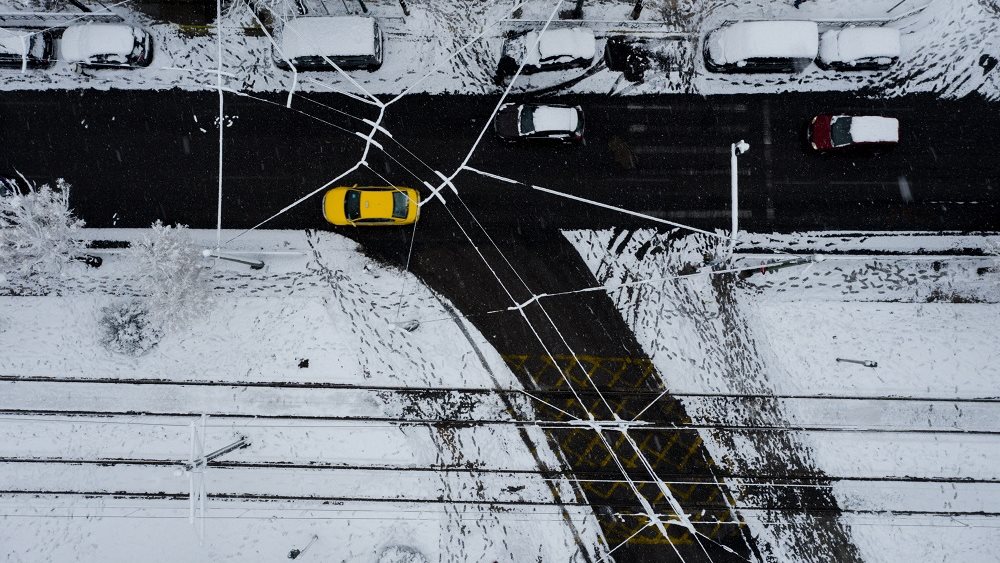 Δριμύ ψύχος, αρνητικές θερμοκρασίες και ισχυροί άνεμοι: Πού θα χιονίσει τις επόμενες ώρες