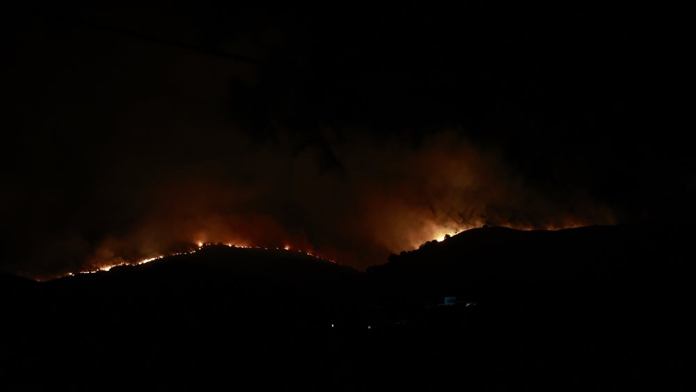 Καλύτερη εικόνα στο μέτωπο της φωτιάς στις Μαριές Ζακύνθου
