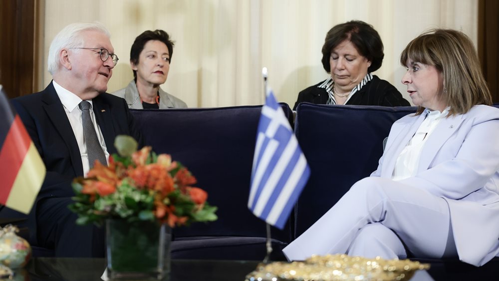 Θέμα γερμανικών αποζημιώσεων έθεσε η Κ. Σακελλαροπούλου στον πρόεδρο της Γερμανίας - Φρ. Β. Σταϊνμάιερ: Νομικά θεωρείται λήξαν