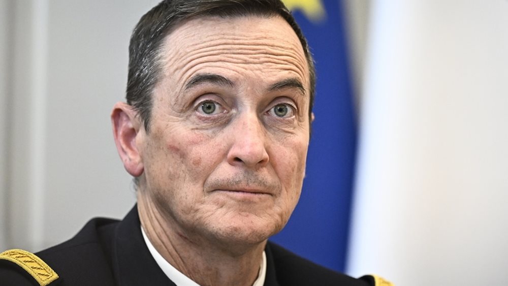 Γαλλία: Ο αρχηγός των ενόπλων δυνάμεων βλέπει πιθανή "επιστροφή" στον πόλεμο - "Χρειαζόμαστε πλοία και πυραύλους"