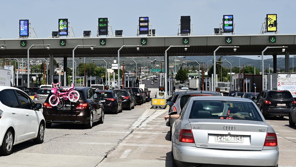 Χωρίς προβλήματα η έξοδος των εκδρομέων του Πάσχα - Πάνω από 92 χιλιάδες οχήματα έφυγαν σήμερα από την Αττική