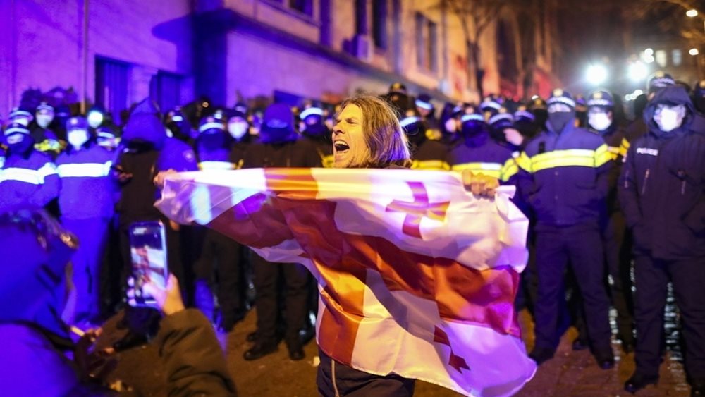 Γεωργία: Σύλληψη δύο ηγετών της αντιπολίτευσης στη διάρκεια διαδήλωσης - Καταδίκη από ΕΕ