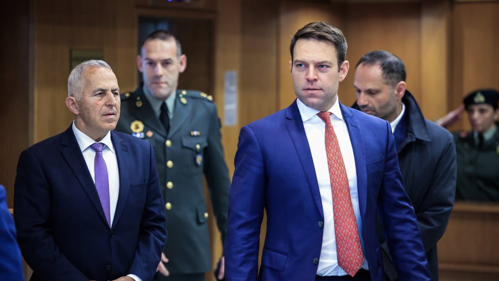 Ο Ευ. Αποστολάκης δείχνει &#39;κυρώσεις&#39; για όσους δεν υπερψήφισαν τον γάμο ομοφύλων