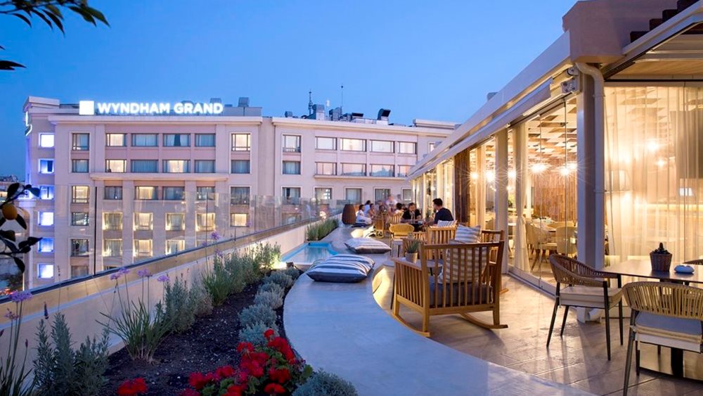 Οι Αμερικανοί της Wyndham σαρώνουν τα ελληνικά ξενοδοχεία και ψάχνουν ευκαιρίες