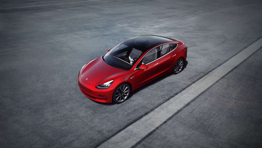 Tesla: Ανοίγει κατάστημα στην Αθήνα