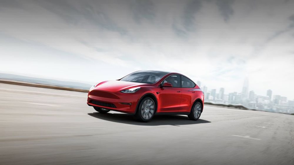 Η Tesla μείωσε τις τιμές των οχημάτων της στην Κίνα