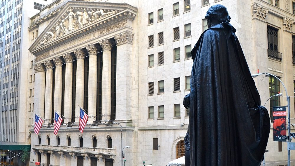 Ανοδικά η Wall Street εν αναμονή της ομιλίας Πάουελ