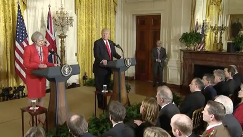 Trump-May: Στηρίζουν ΝΑΤΟ και διμερή εμπορική συμφωνία