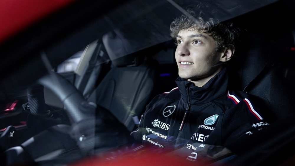 Πιλότος της F1 πήρε δίπλωμα οδήγησης και μπορεί να οδηγεί στον δρόμο