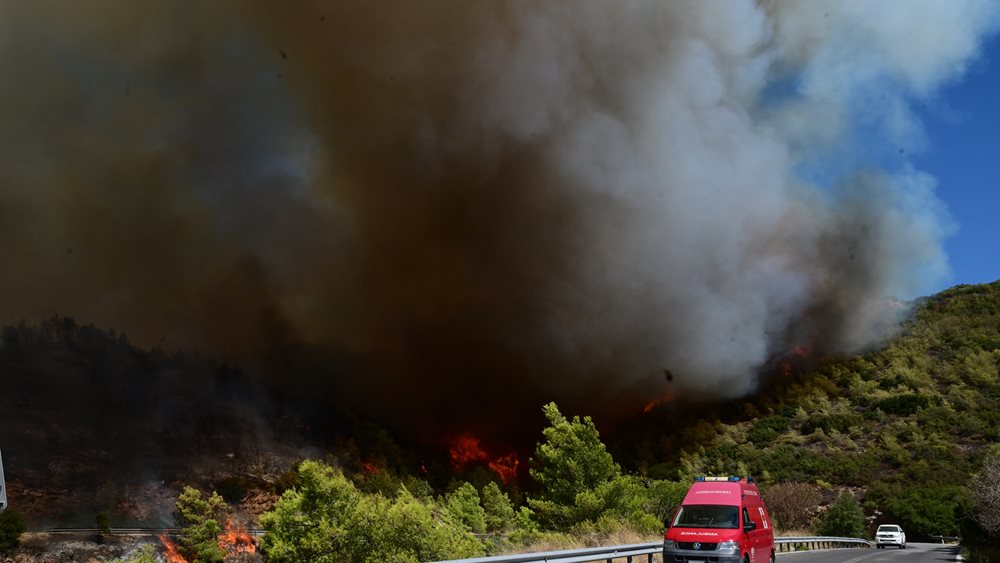 Αιτωλοακαρνανία: Σε εξέλιξη η πυρκαγιά στο Γαλατά - Καλή εικόνα σε Τρελαγκάθα