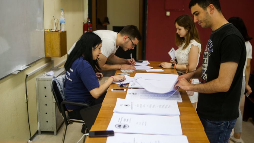 Στις κάλπες σήμερα οι φοιτητές