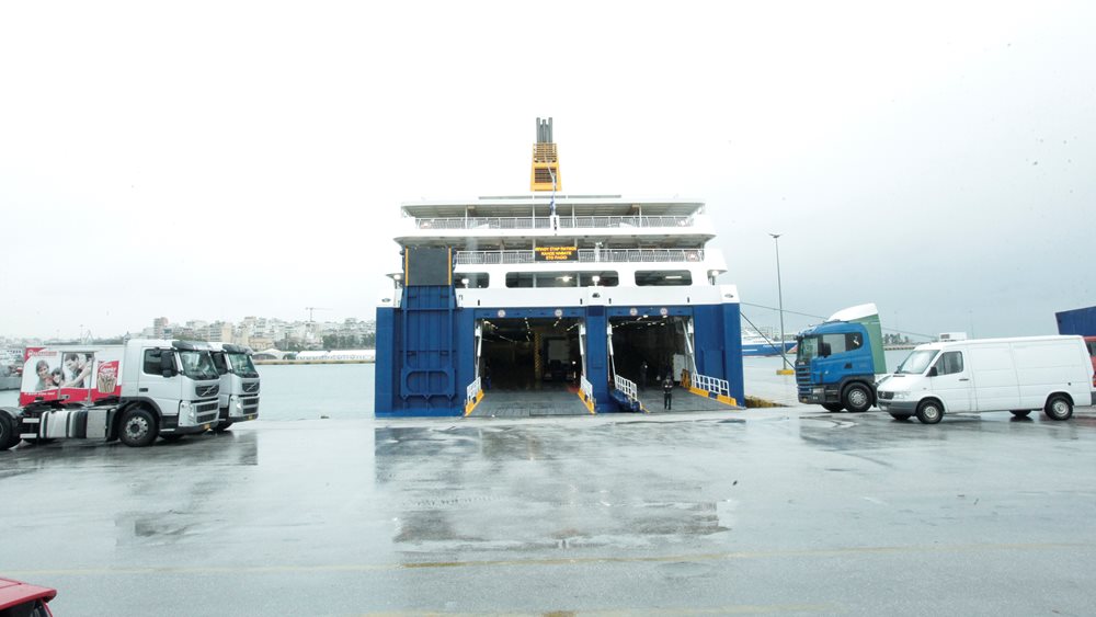 Σε ισχύ απαγορευτικό απόπλου από Πειραιά, Ραφήνα και Λαύριο