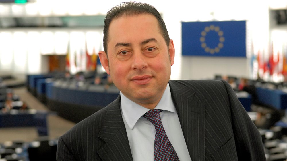 Pittella: Είμαι δεμένος με την Ελλάδα, δώσαμε μαζί τη μάχη εναντίον όσων ήθελαν Grexit