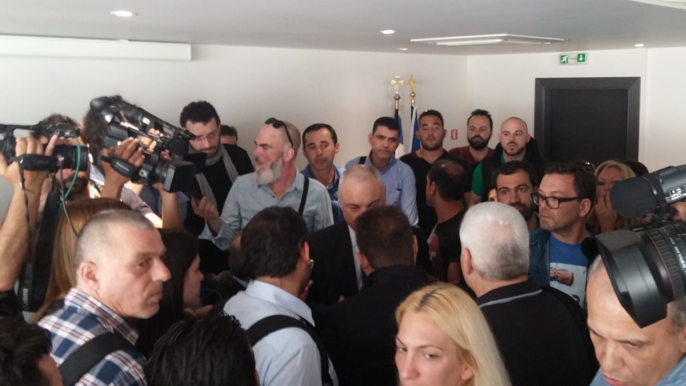 Ένταση στη συνέντευξη Τύπου της Ηλεκτρονικής Αθηνών