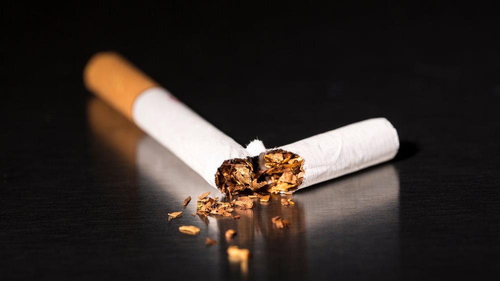 Γαλλία: Απαγορεύεται το κάπνισμα στις παραλίες, τα πάρκα, έξω από τα σχολεία από την 1η Ιουλίου