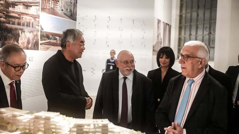 H Αρχιτεκτονική στην καρδιά της Αθήνας: Η μοναδική βραδιά των εγκαινίων της έκθεσης του Kengo Kuma «Ονοματοποιία»