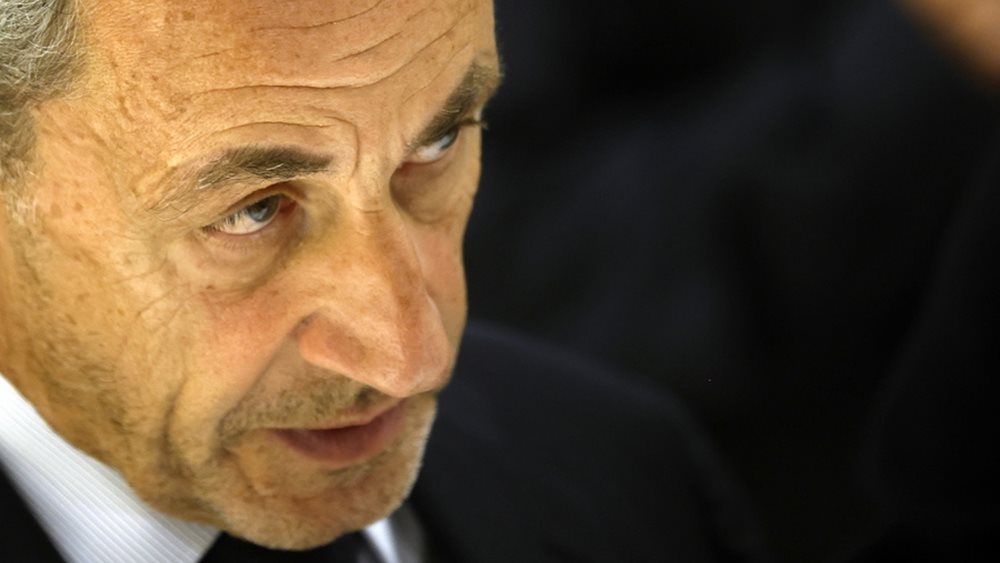Νικολά Σαρκοζί: "Θα κοιμηθώ στη φυλακή, αλλά με το κεφάλι ψηλά" - Ο πρώτος Γάλλος πρόεδρος που θα εκτίσει ποινή κάθειρξης