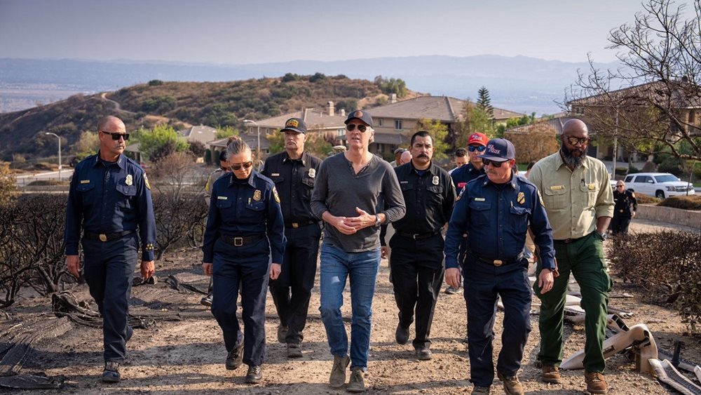 ΗΠΑ: Σε κατάσταση έκτακτης ανάγκης κηρύχθηκε το Λος Άντζελες που απειλείται από τις πυρκαγιές