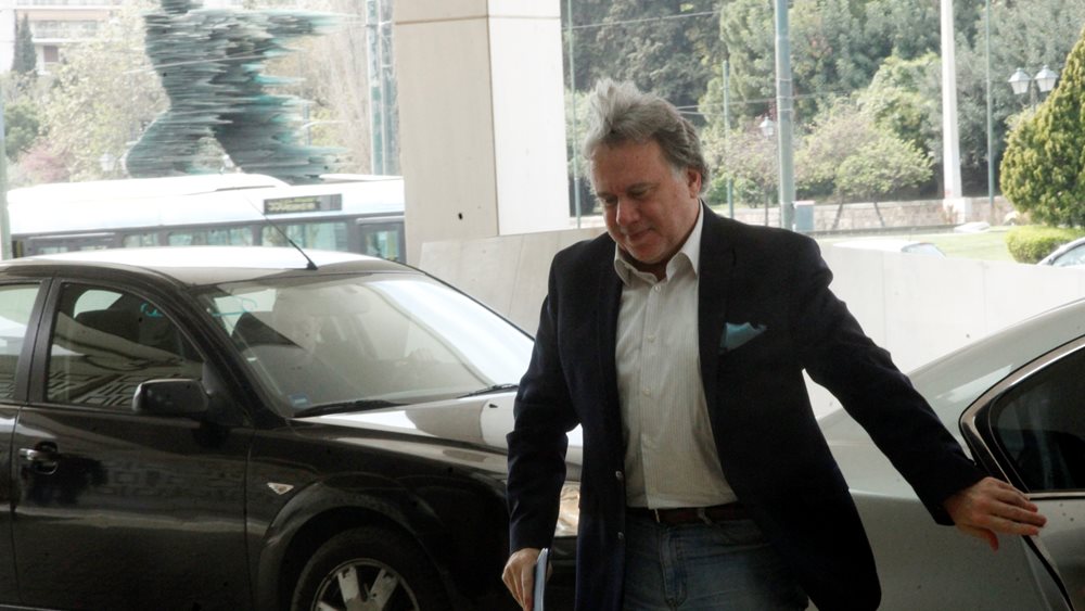 Ανοιχτά "μέτωπα" παραμένουν κατώτατος μισθός και ομαδικές απολύσεις