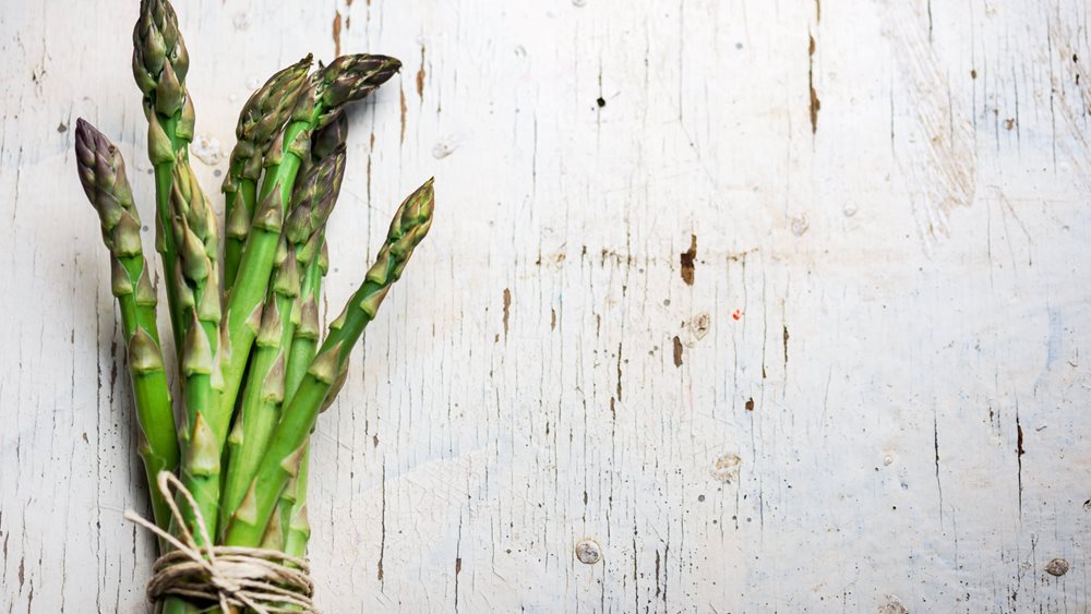 Γιατί δεν πρέπει να τρώμε σπαράγγια όταν έχει καύσωνα