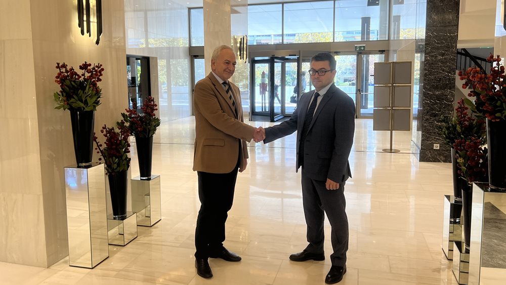 Makedonia Palace: Παρέδωσε στον Ερυθρό Σταυρό 30 χιλ. ευρώ για τους πλημμυροπαθείς της Θεσσαλίας