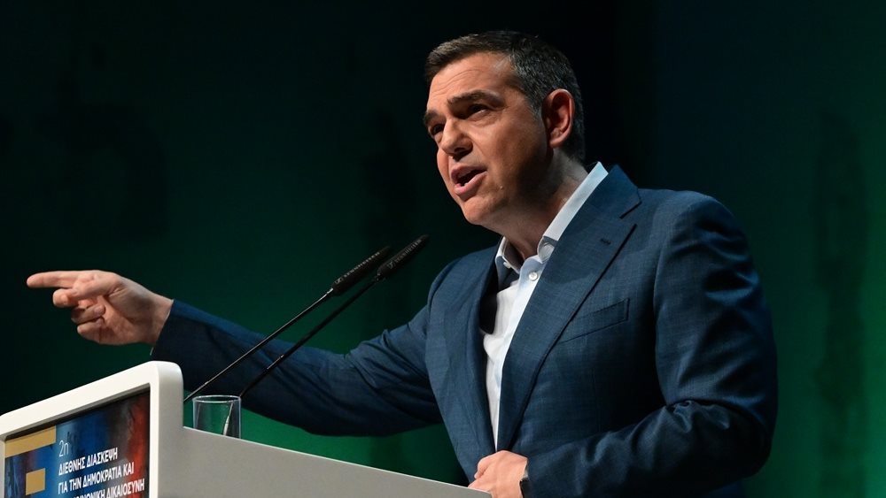 Αλ. Τσίπρας: Χρειάζεται Κίνημα που θα σηκώσει τον κόσμο από τον καναπέ