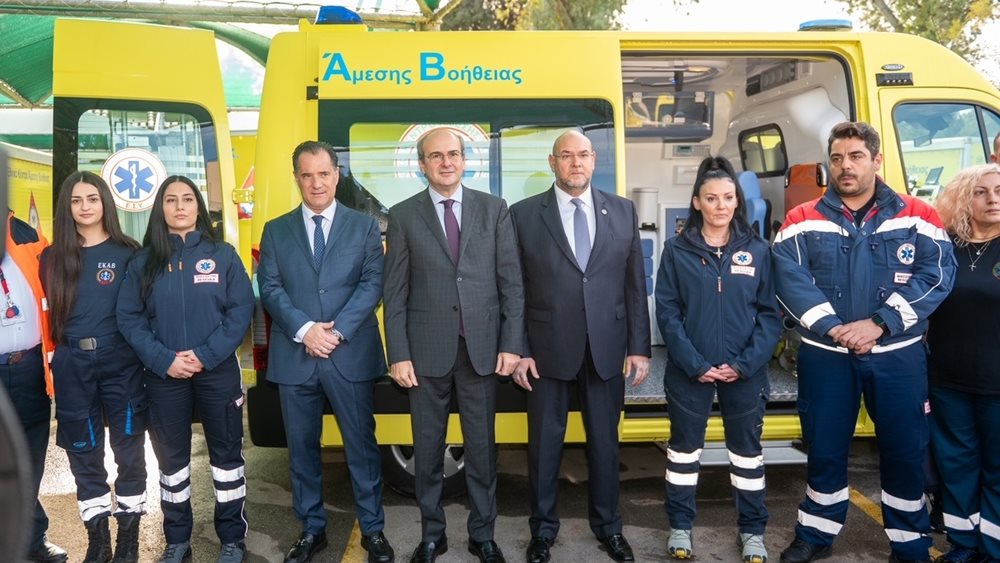 Παράδοση 10 νέων ασθενοφόρων στο ΕΚΑΒ