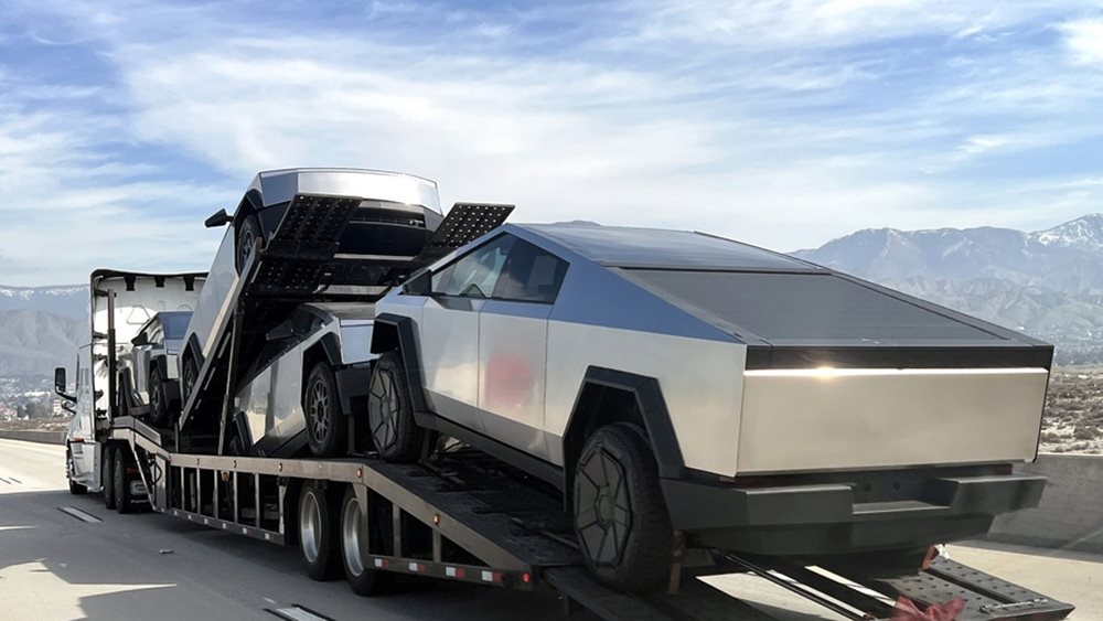 Tesla: Ανακαλεί σχεδόν όλα τα Cybertrucks στις ΗΠΑ