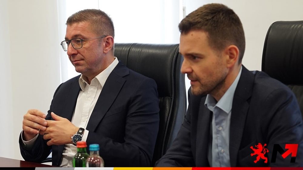Συνεχίζει τις προκλήσεις ο Μίτσκοσκι: Ευχαριστώ την Αυστρία για τη στήριξη της &quot;Μακεδονίας&quot;