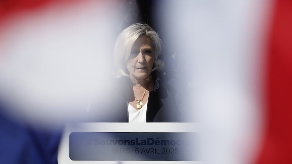 Politico: Η Γαλλία μπορεί να κάνει πραγματικότητα τον χειρότερο εφιάλτη της Ευρώπης